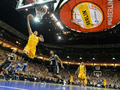 ΝΒΑ: Ιστορική νίκη της Άλμπα Βερολίνου επί των Σαν Αντόνιο Σπερς